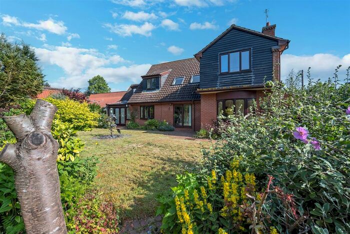 4 Bedroom Detached House For Sale In Gislingham Road, Finningham, Stowmarket, IP14