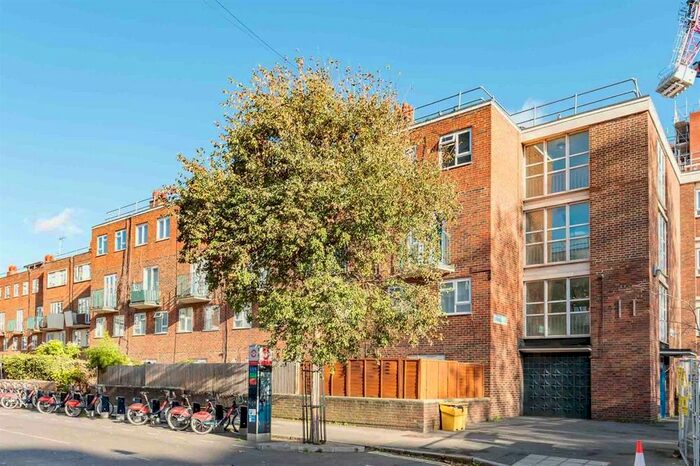 2 Bedroom Maisonette To Rent In Micawber Court, Windsor Terrace, London, N1