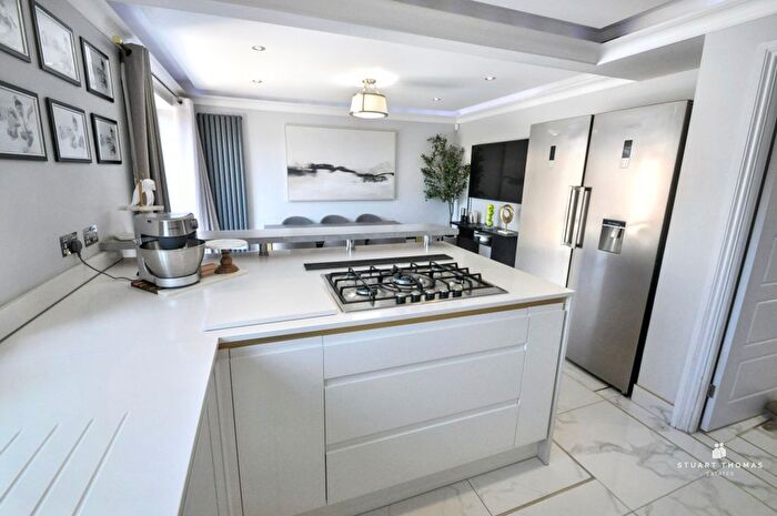 4 Bedroom Detached House For Sale In Overton Close, Benfleet, SS7