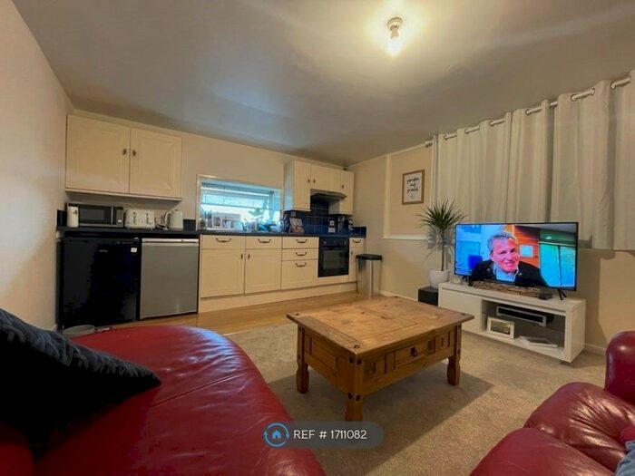 2 Bedroom Flat To Rent In Netham View Industrial Park Netham Road, Bristol, BS5