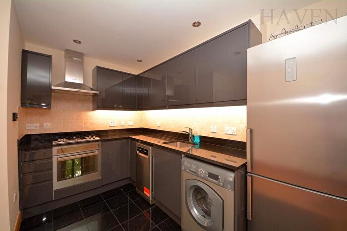 2 Bedroom Flat To Rent In High Road, East Finchley, N2