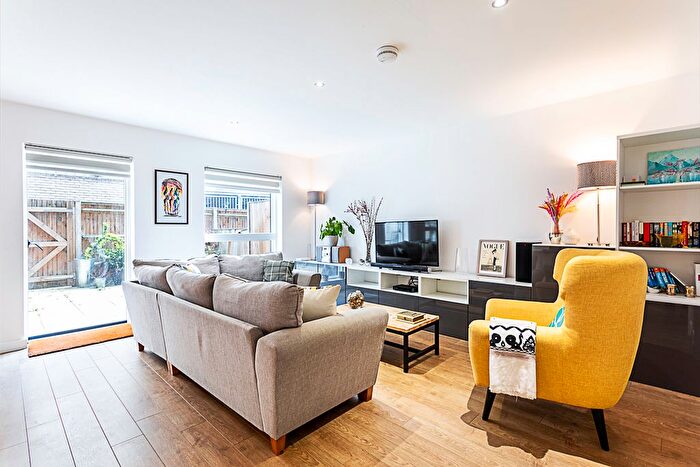 2 Bedroom Flat To Rent In Bedford Road, London, SW4