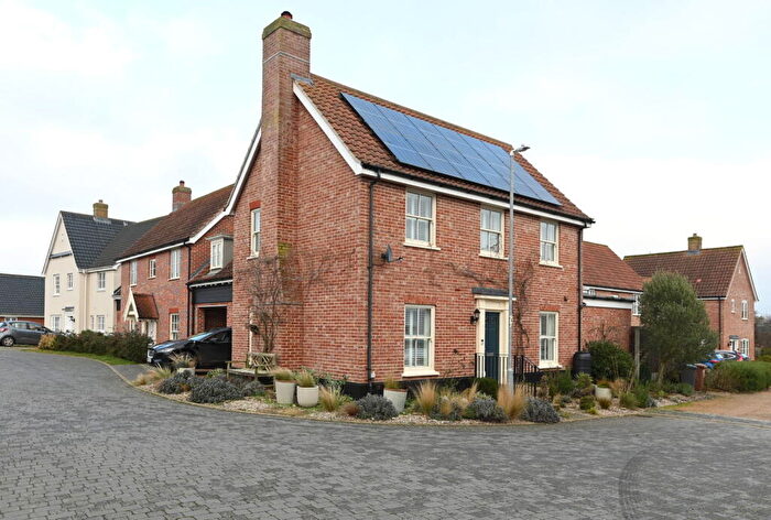 4 Bedroom Link Detached House For Sale In Framlingham, Suffolk, IP13