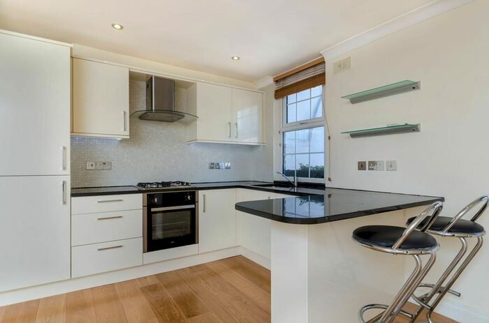 3 Bedroom Mews To Rent In Comeragh Mews, Barons Court, London, W14