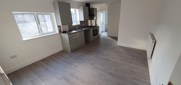 1 Bedroom Flat To Rent In Richmond Road, Cathays, Cardiff, CF24