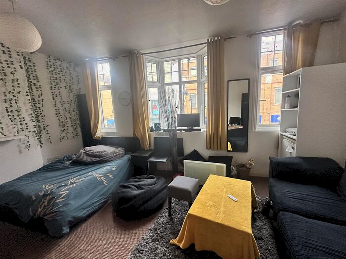 Studio To Rent In High Street, Uxbridge, UB8