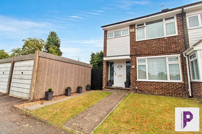 3 Bedroom End Of Terrace House For Sale In Austin Close, Kent, ME5