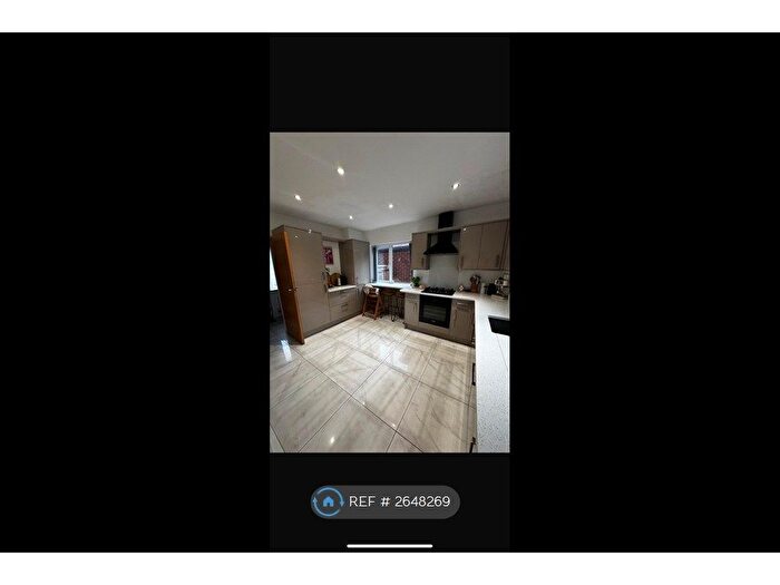 3 Bedroom Semi-Detached House To Rent In Hackenthorpe, Hackenthorpe, S12
