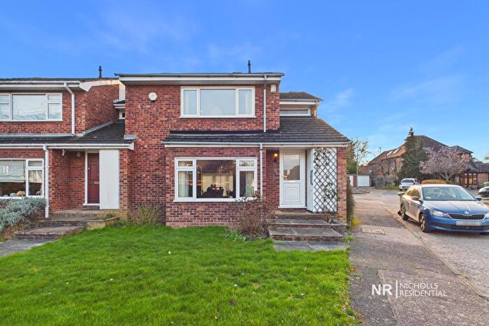 3 Bedroom End Of Terrace House For Sale In Fairlight Close, Worcester Park, Surrey., KT4