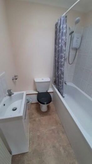 1 Bedroom Bungalow To Rent In Lee Road, Leamington Spa, Warwickshire, CV31