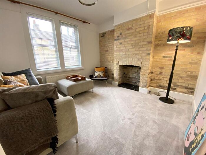 2 Bedroom Terraced House To Rent In Histon Road, Cambridge, CB4