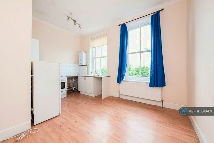 1 Bedroom Flat To Rent In Cromwell Road, Hove, BN3