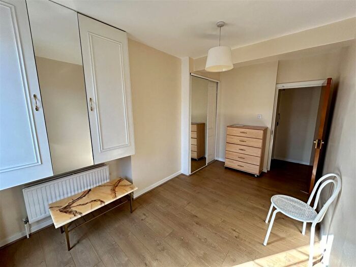 2 Bedroom Property To Rent In Streatham Hill, London, SW2