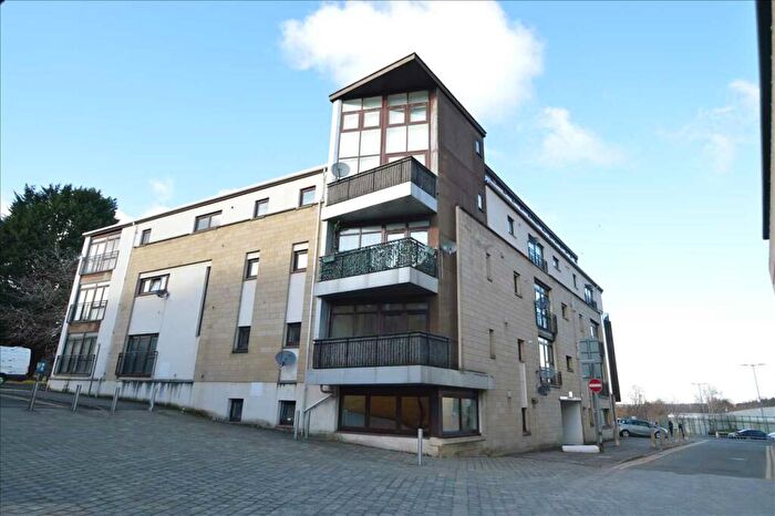 3 Bedroom Apartment To Rent In Campbell Close, Hamilton, ML3