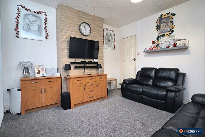 3 Bedroom End Of Terrace House For Sale In New Street, Bedworth, CV12