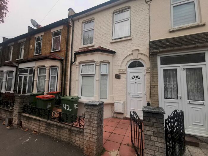5 Bedroom Terraced House To Rent In Altmore Avenue, East Ham E6