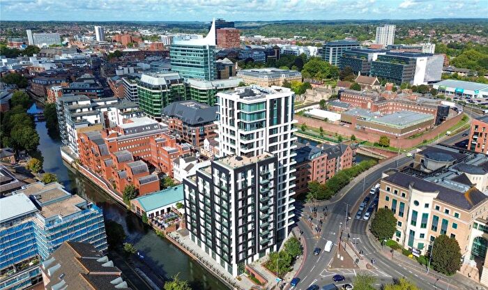 2 Bedroom Apartment For Sale In Kings Road, Reading, Berkshire, RG1