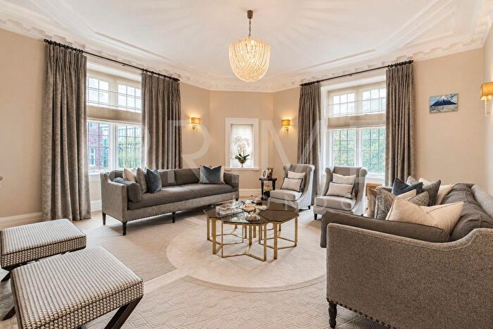 5 Bedroom Flat To Rent In Wellesley House, Sloane Square, London, SW1W
