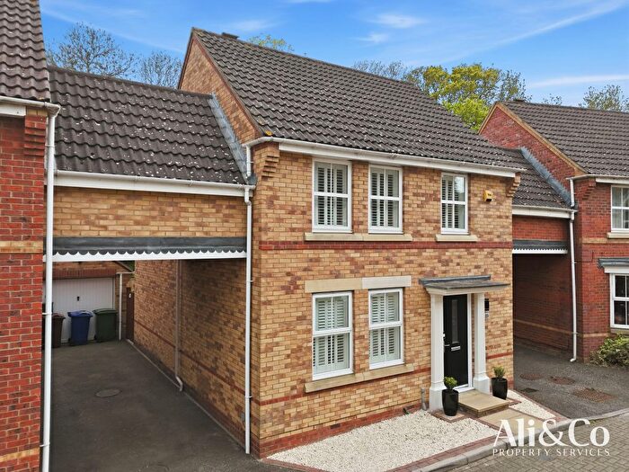 4 Bedroom Detached House For Sale In Maunder Close, Grays, RM16
