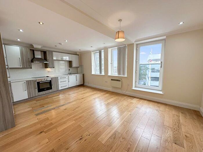 1 Bedroom Flat To Rent In High Street, Slough, SL1