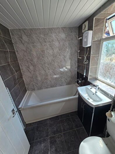 4 Bedroom Terraced House To Rent In Rosebery Street, Leicester, LE5