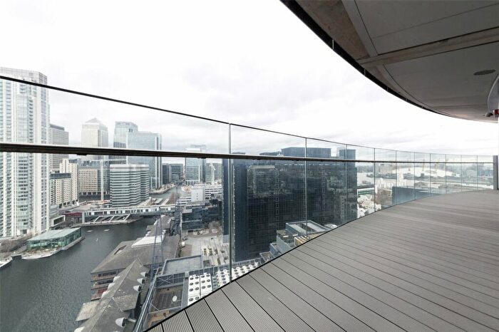 2 Bedroom Apartment To Rent In Arena Tower, Crossharbour Plaza, Canary Wharf, London, E14