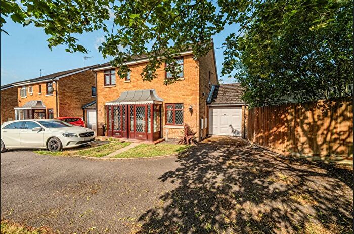 2 Bedroom Semi Detached House For Sale In Rochford Court, Shirley, Solihull, West Midlands, B90