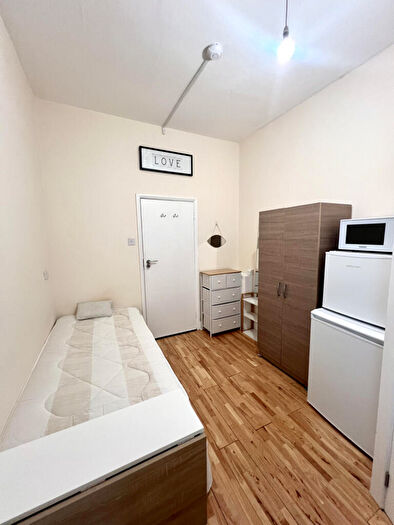 Studio To Rent In Green Lanes, N13