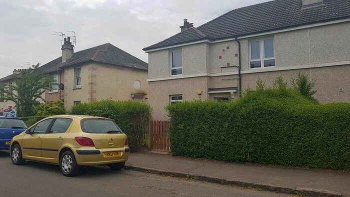 2 Bedroom Cottage To Rent In Arisaig Drive, Glasgow, G52