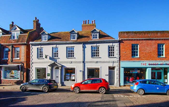 3 Bedroom Apartment To Rent In North Street, Chichester, West Sussex, PO19