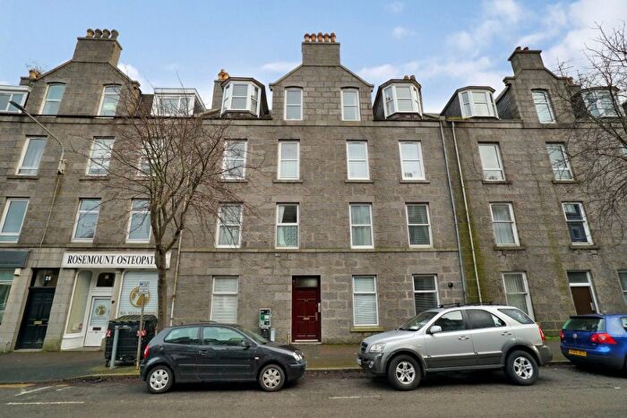 2 Bedroom Flat To Rent In Northfield Place, Aberdeen, AB25