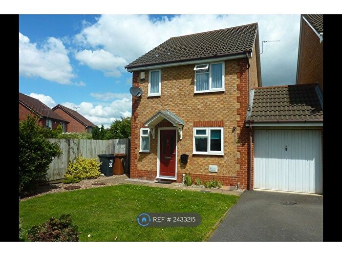 3 Bedroom Detached House To Rent In Lancaster Way, Northampton, NN4