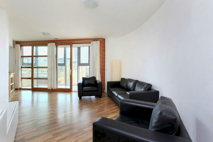 2 Bedroom Flat To Rent In Lombard Road, Battersea, London, SW11