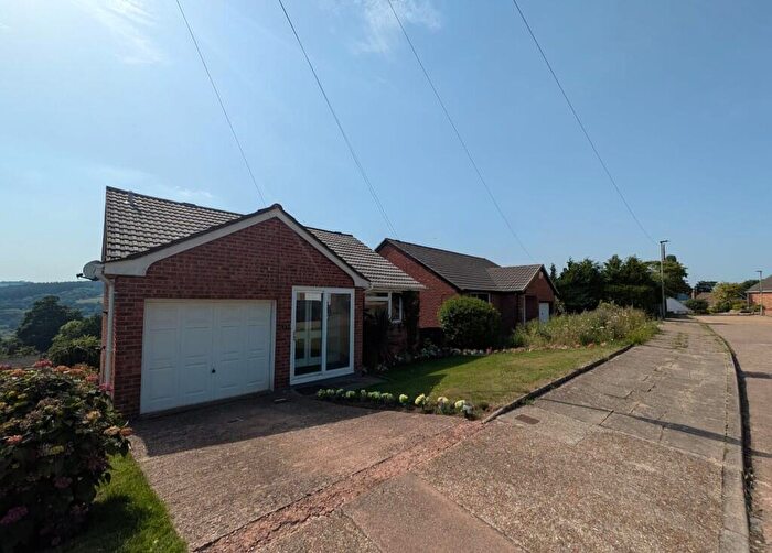 3 Bedroom Detached House For Sale In Woodleigh Close, Exeter, EX4