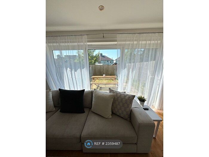 5 Bedroom Detached House To Rent In Bevendean Road, Brighton, BN2