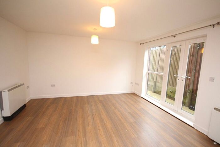 2 Bedroom Flat To Rent In Dunkerley Court, Birds Hill, Letchworth Garden City, SG6