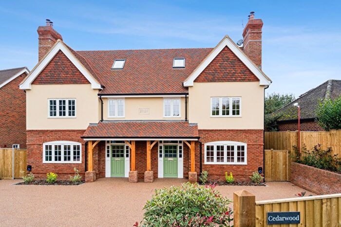 5 Bedroom Semi Detached House For Sale In Gypsy Lane, Marlow, SL7