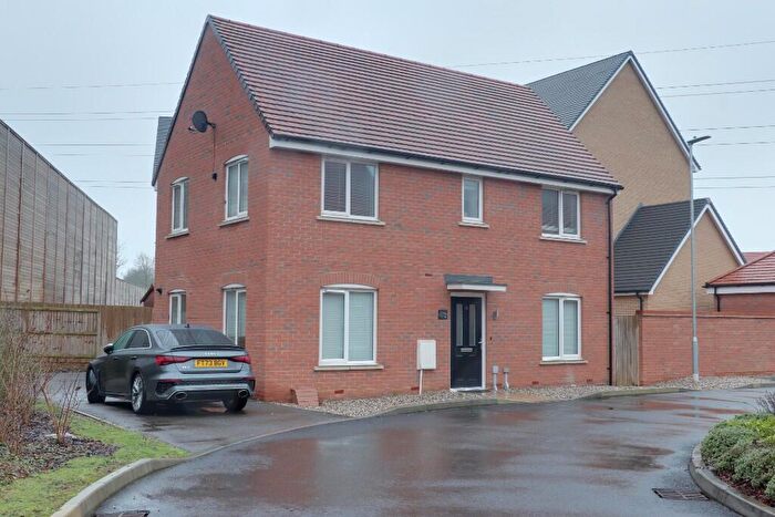 3 Bedroom Detached House To Rent In Porthcawl Close, Stevenage, Hertfordshire, SG1