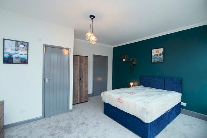 5 Bedroom Terraced House To Rent In High Street, Staple Hill, Bristol, BS16