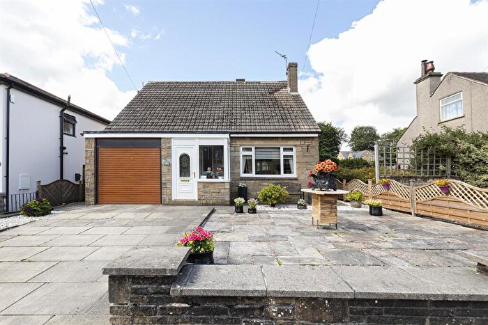 4 Bedroom Detached Bungalow For Sale In Laund Road, Salendine Nook, Huddersfield, HD3