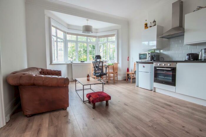 1 Bedroom Flat To Rent In Burgess Hill, West Hampstead, NW2
