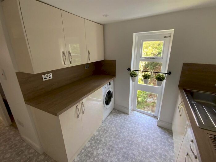 1 Bedroom Flat To Rent In Torrington Street, Bideford, EX39