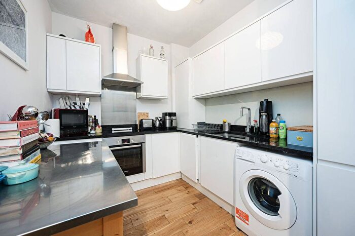 2 Bedroom Flat For Sale In Oakwood House, Hackney Road, Bethnal Green, London, E2