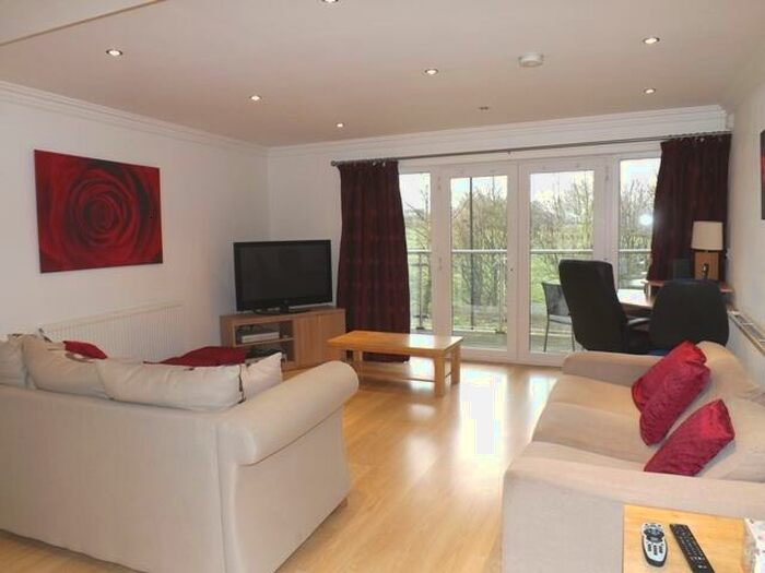 2 Bedroom Apartment To Rent In Northfield Court, Crookes, S10