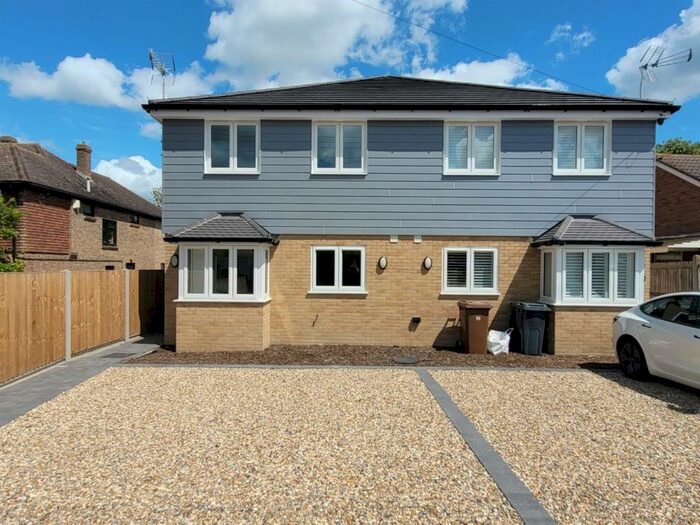 4 Bedroom Semi-Detached House To Rent In Tennyson Avenue, Cliffe Woods, Rochester, ME3