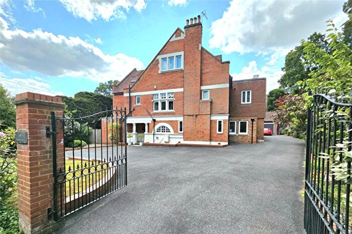 1 Bedroom Flat For Sale In Brackendale Road, Camberley, Surrey, GU15