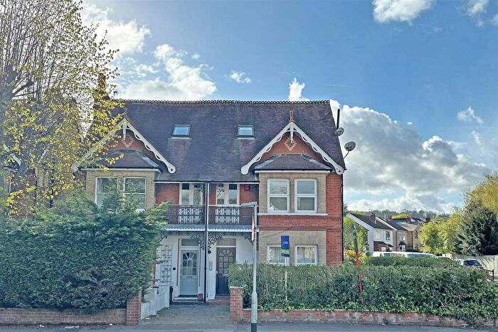 1 Bedroom Flat For Sale In London Road, Redhill, RH1