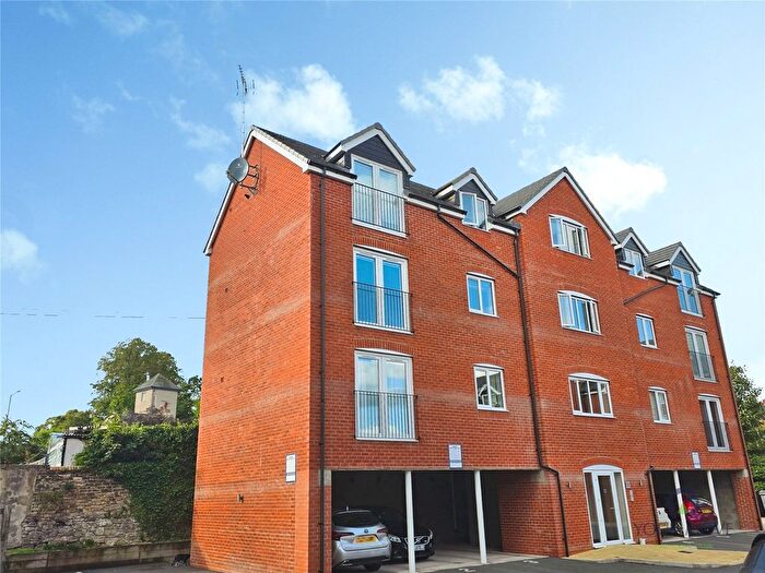 2 Bedroom Flat To Rent In Oak Street, Oswestry, Shropshire, SY11