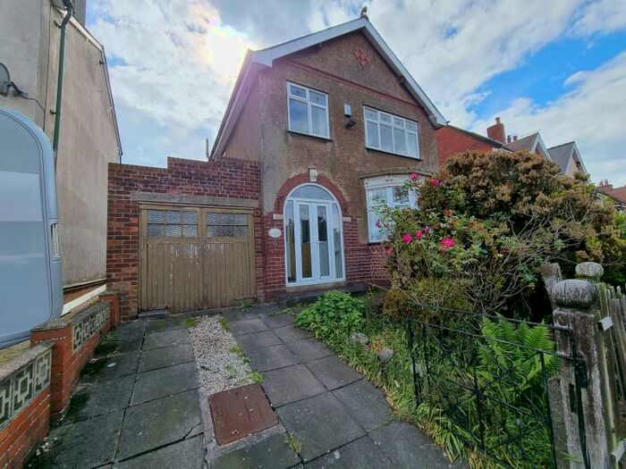 3 Bedroom Detached House To Rent In Beecher Road, Halesowen, West Midlands, B63