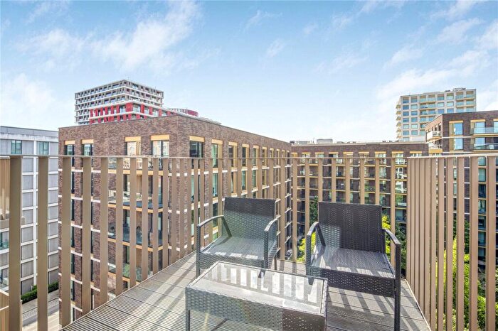 2 Bedroom Apartment To Rent In Pendant Court, Shipwright Street, London, E16